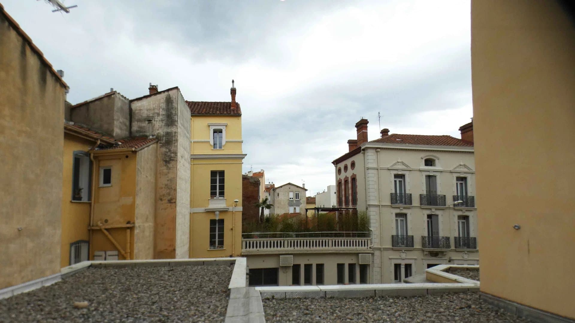 Perpignan centre ville T4 avec terrasse Sud - vue 3
