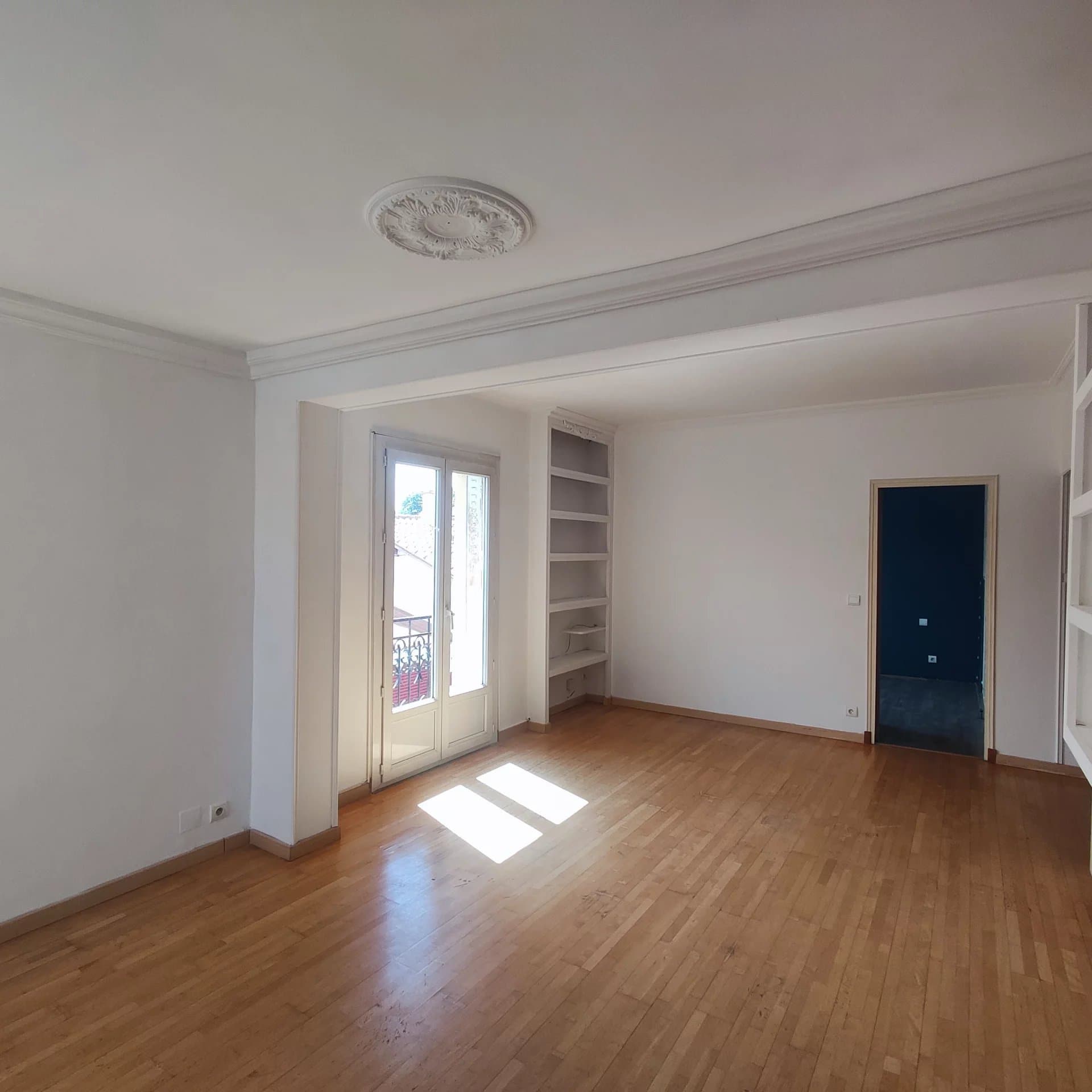 Bel appartement dans maison avec garage et terrasse - vue 4