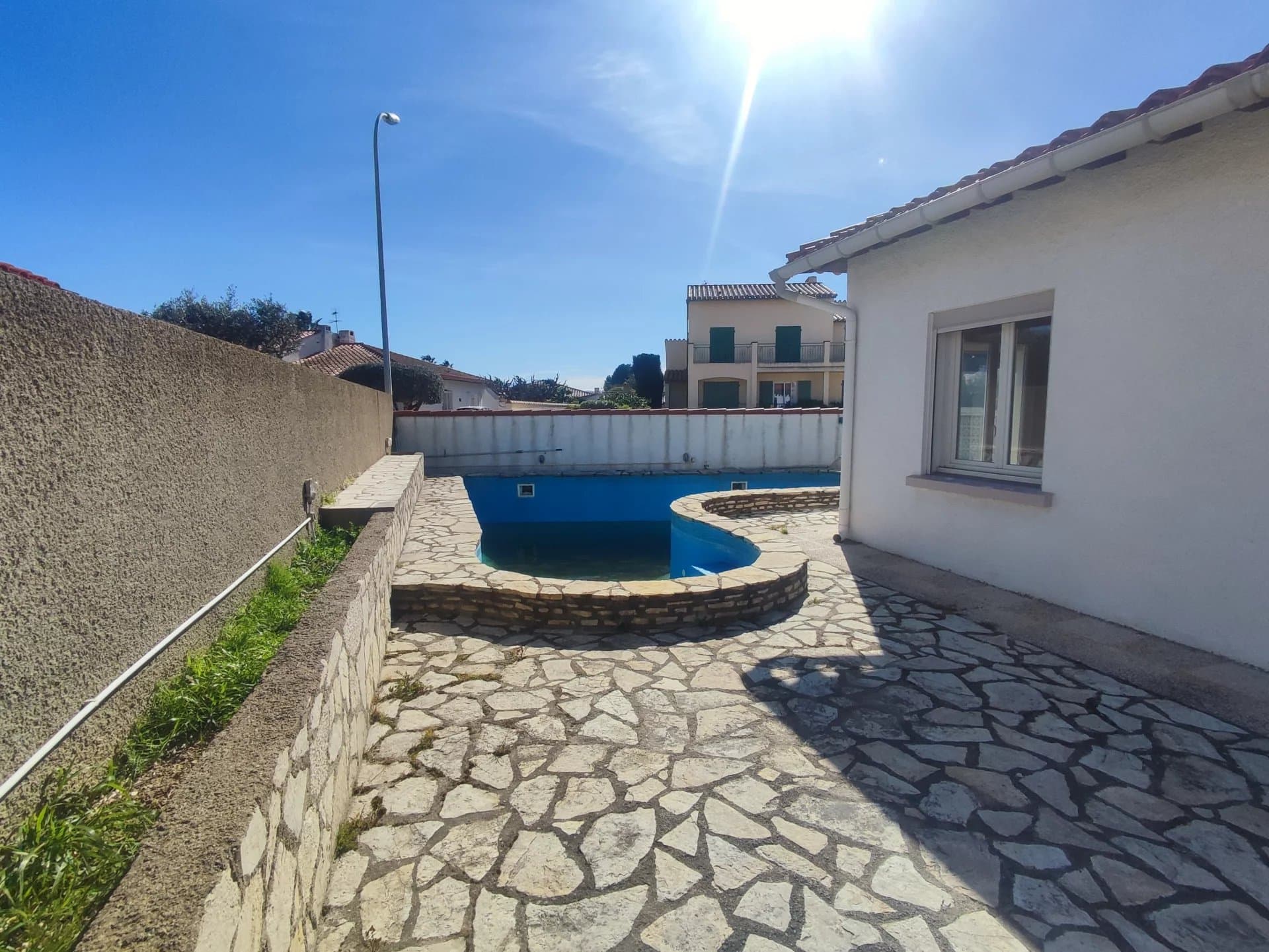 Perpignan lotissement Catalunya Maison 3 faces avec piscine et garage - vue 4