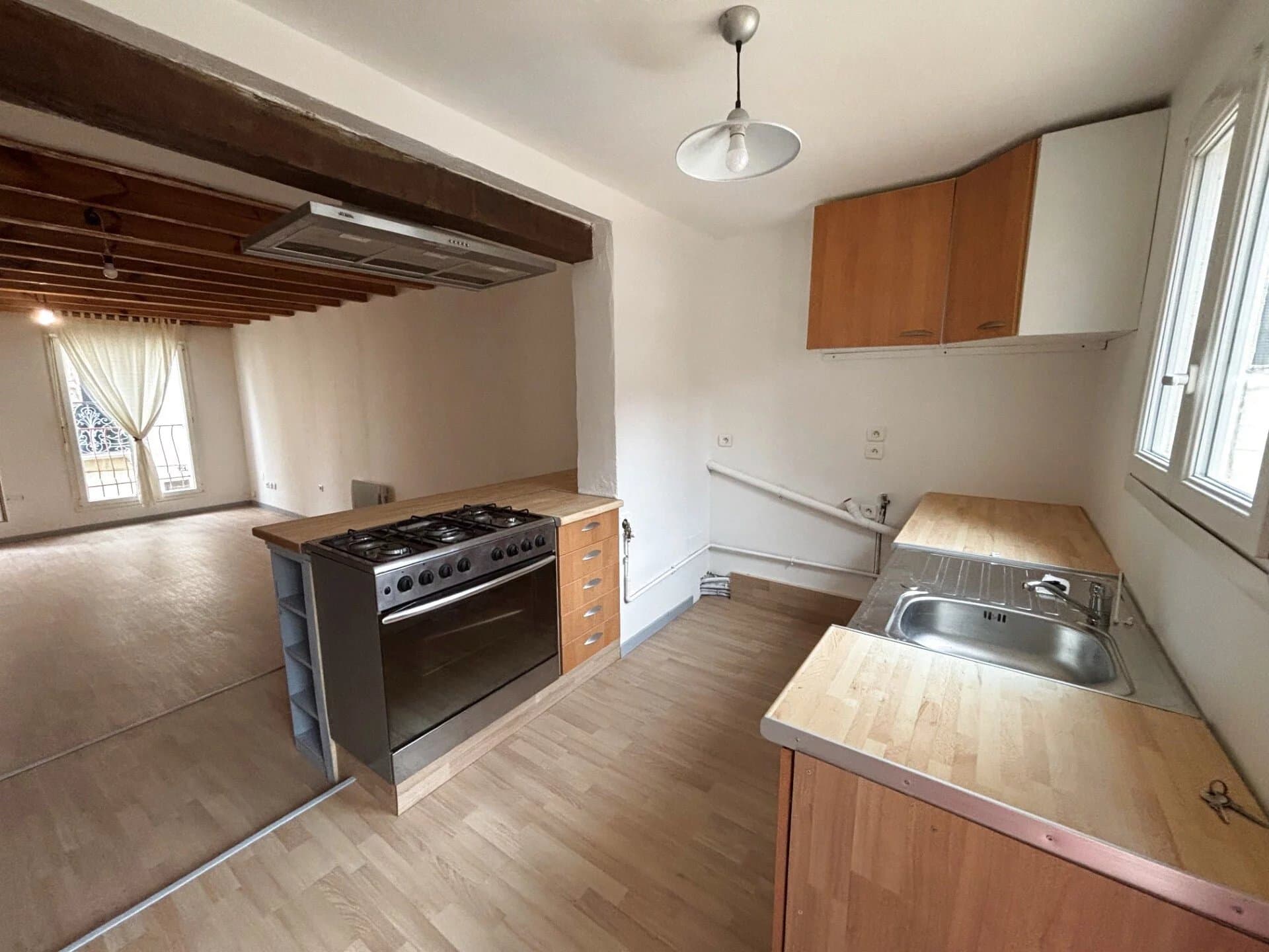 Townhouse with Garage in Saint-Martin District - vue 2